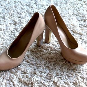 Brand new women shoes !